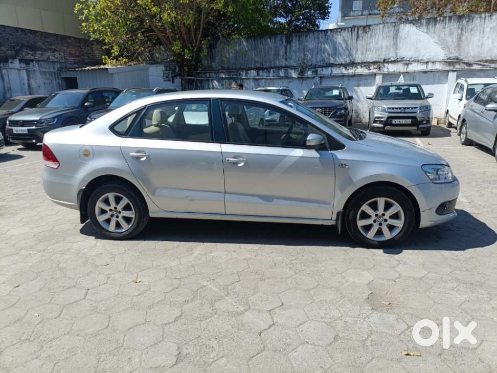Volkswagen Vento 2010-2013 Petrol Highline, 2011, Petrol