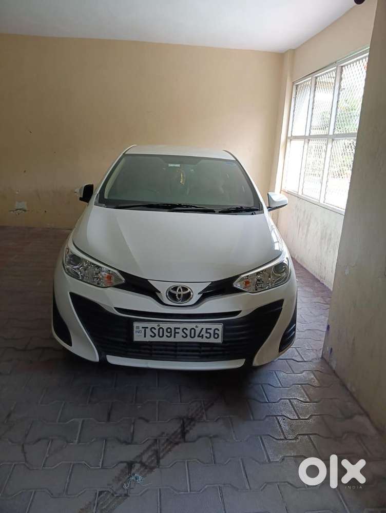 Toyota Yaris J Cvt, 2021, Petrol