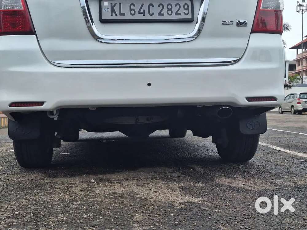 Innova 2.5 V Diesel (2014)