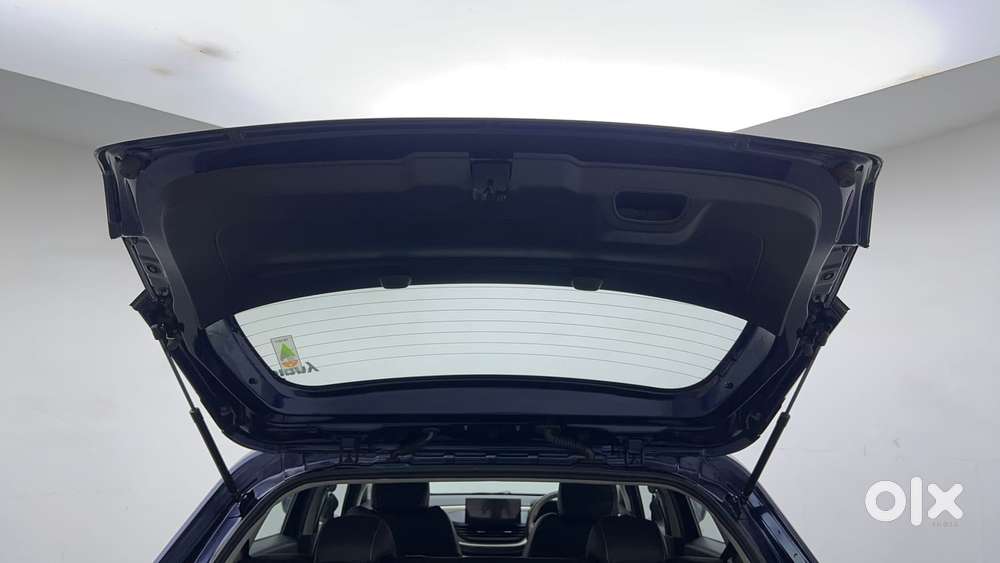 Tata Altroz 1.2 Xza Petrol Dct, 2025, Petrol