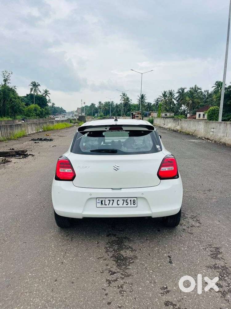 Maruti Suzuki Swift 1.3 Zxi, 2023, Petrol