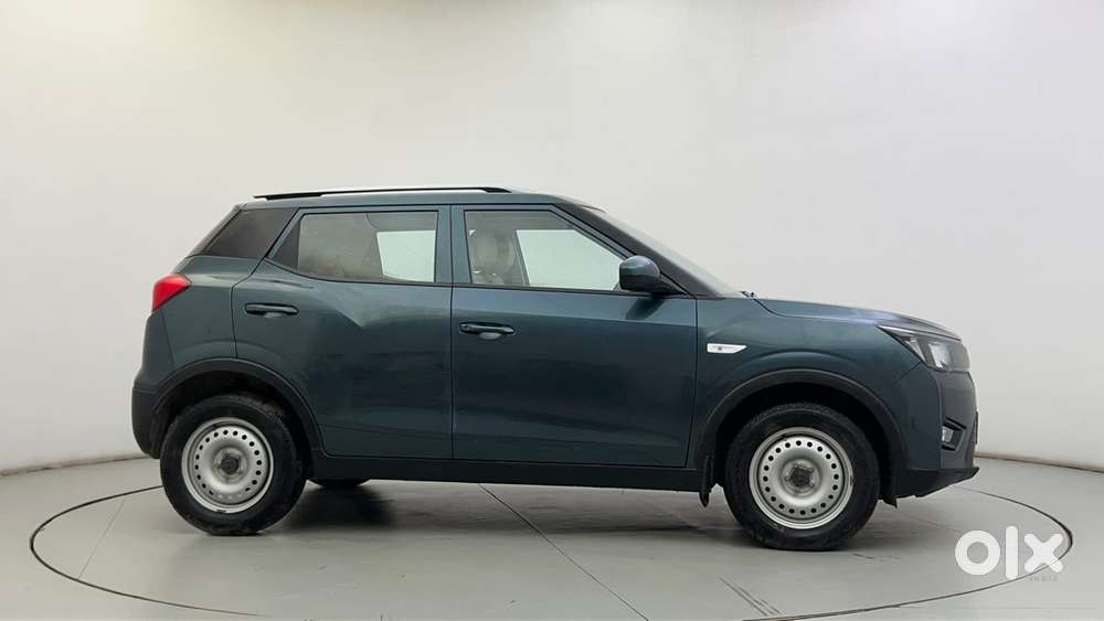 Mahindra Xuv300 W4, 2023, Petrol