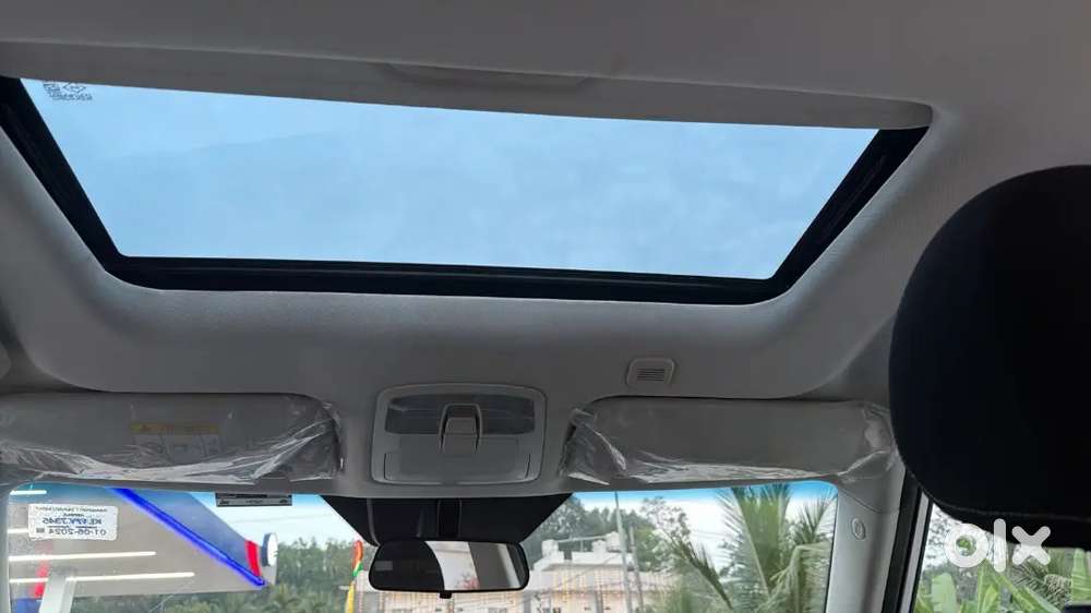 Mahindra Xuv 3xo Ax5 Petrol Mt  Single Owner Warranty Period