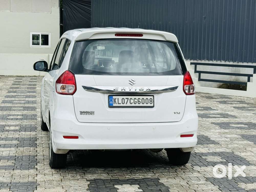 Maruti Suzuki Ertiga Vxi At Petrol, 2016, Petrol