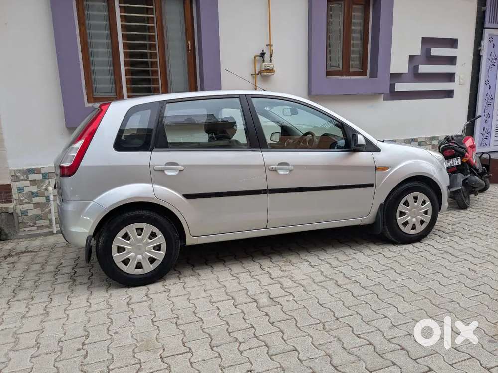 Ford Figo Zxi 2013 Petrol Manual Orignal Paint New Tyers Full Insuranc