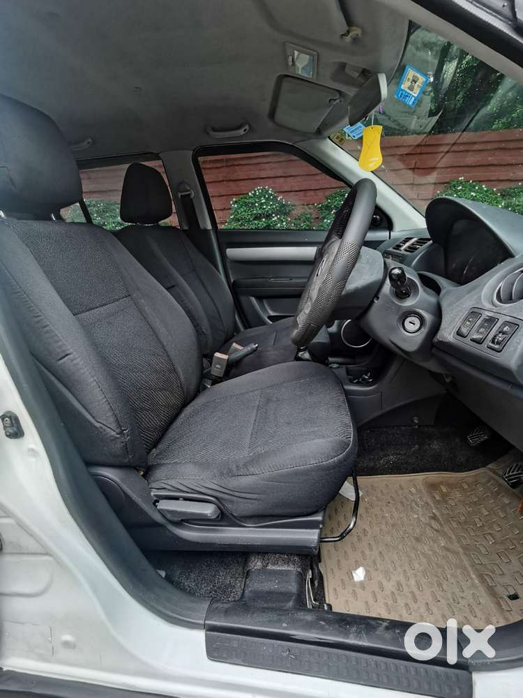Maruti Suzuki Swift Vxi + Manual, 2011, Petrol