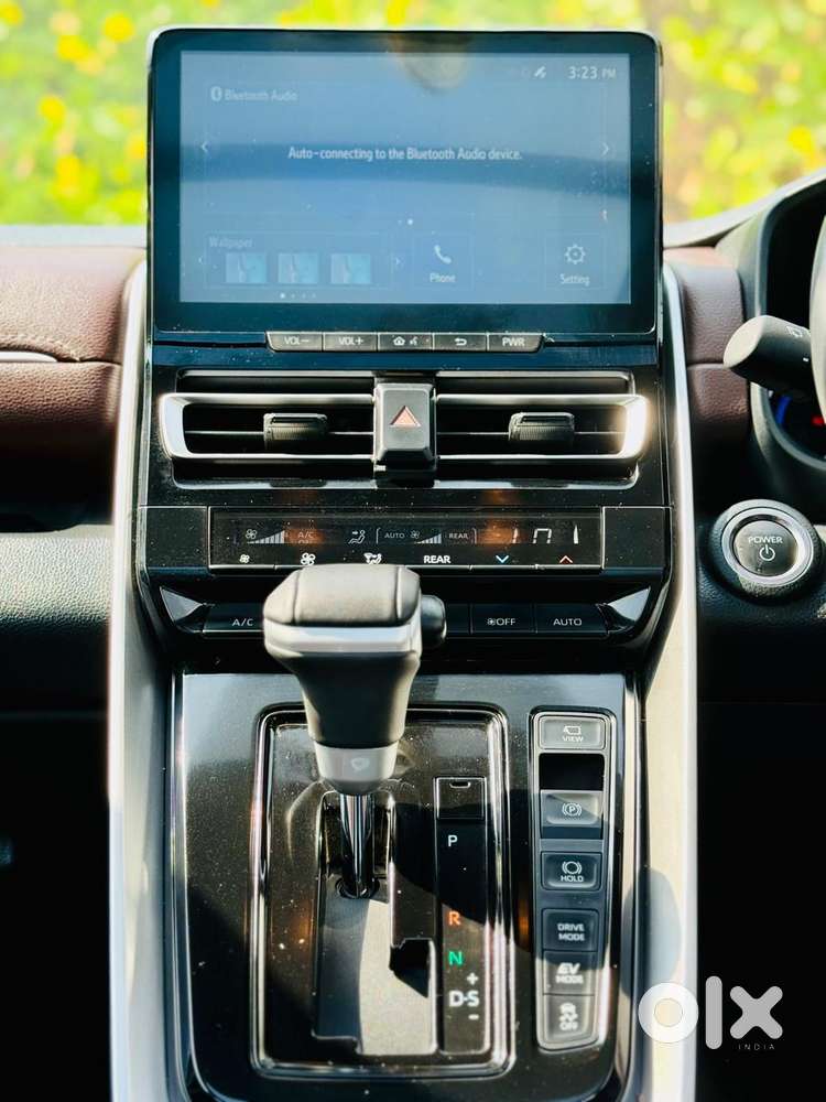 Toyota Innova Hycross 2.0 Vx (o) Hybrid 8 Str, 2024, Petrol