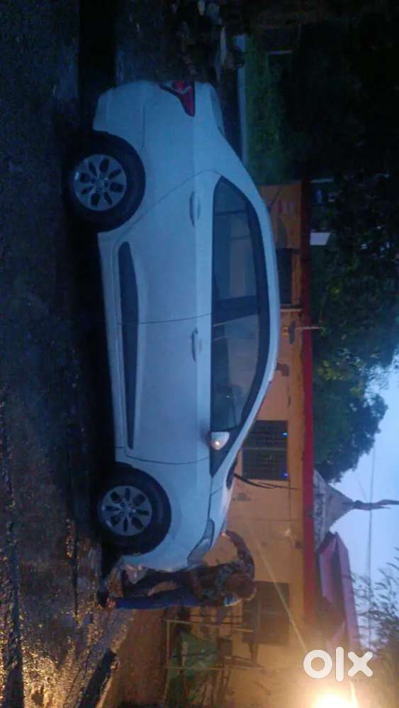 Hyundai Xcent 2016
