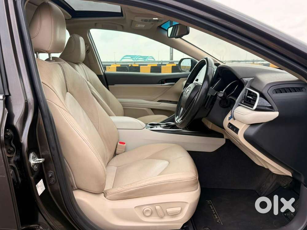 Toyota Camry 2.5 Hybrid, 2022, Petrol