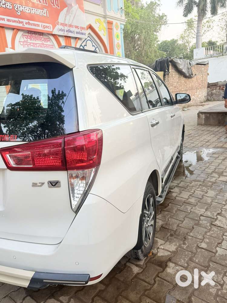 Toyota Innova Crysta 2.4 V 7 Str, 2022, Petrol