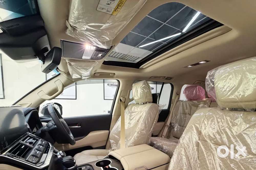 Toyota Land Cruiser V8 Petrol, 2026, Petrol