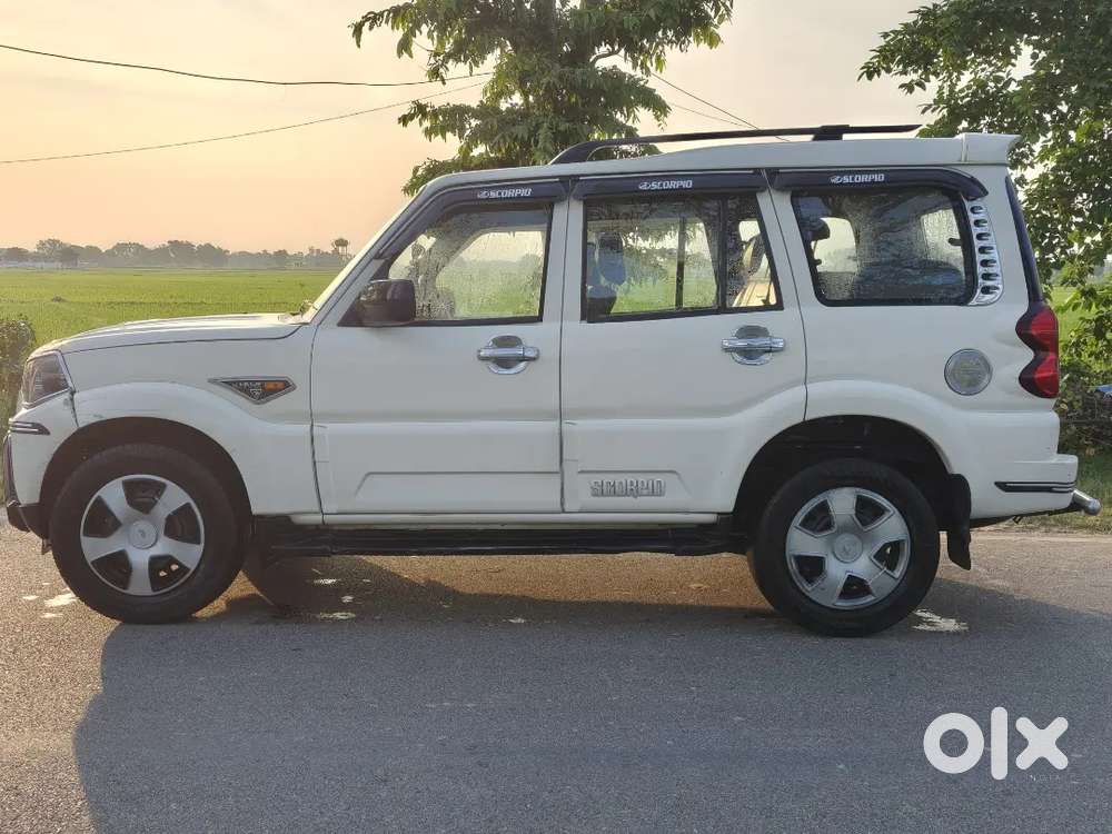 Mahindra Scorpio S6 Plus 2017