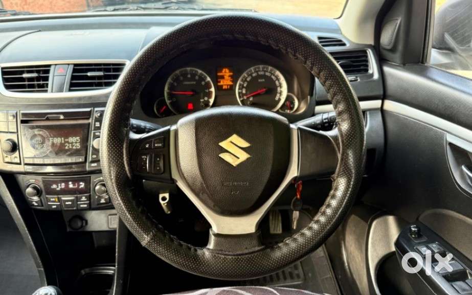 Maruti Suzuki Swift Vvt Zxi, 2013, Petrol