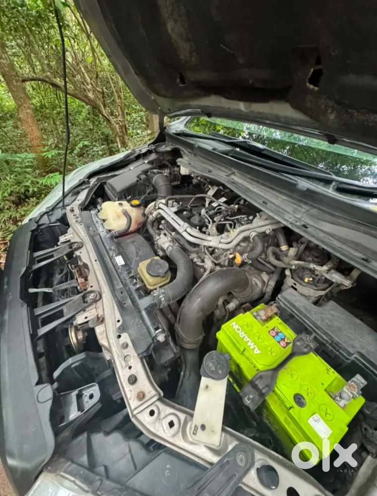 Toyota Innova Crysta 2.4 V 2016 Diesel Manual