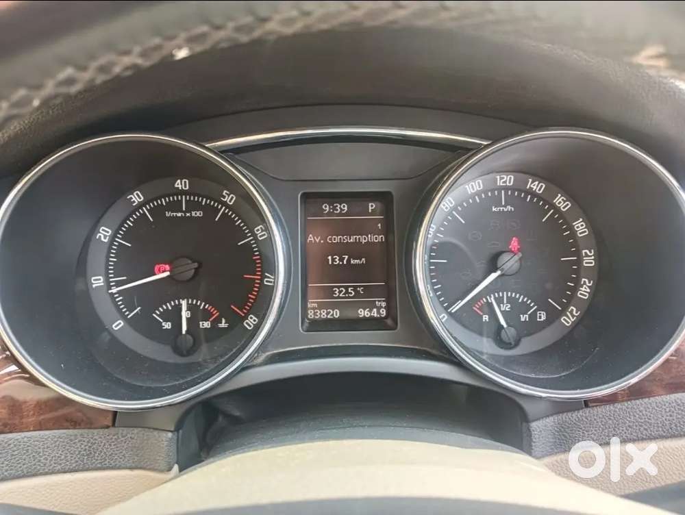 Skoda Superb 2015 Petrol 84700 Km Driven