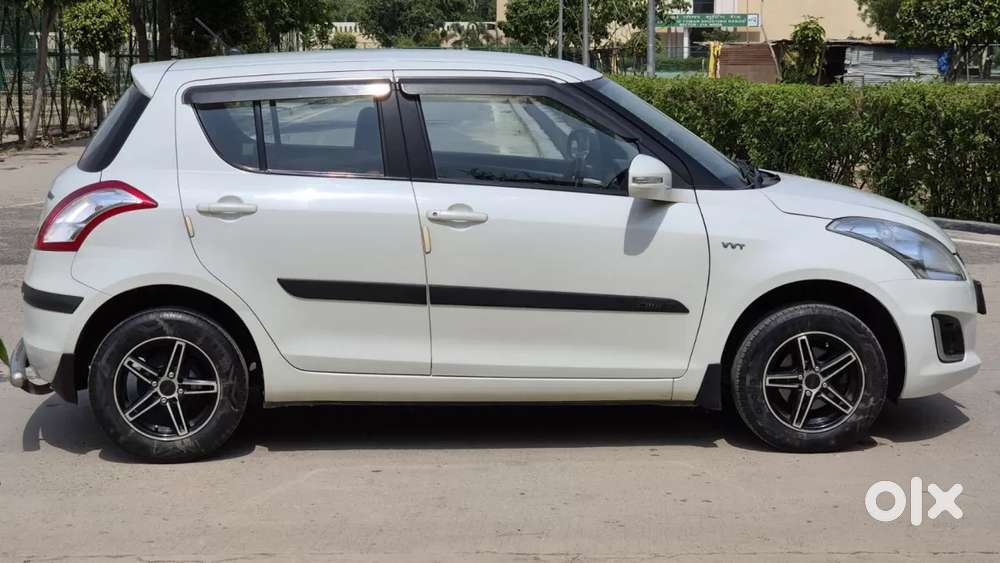 Maruti Suzuki Swift Vxi Optional, 2017, Petrol