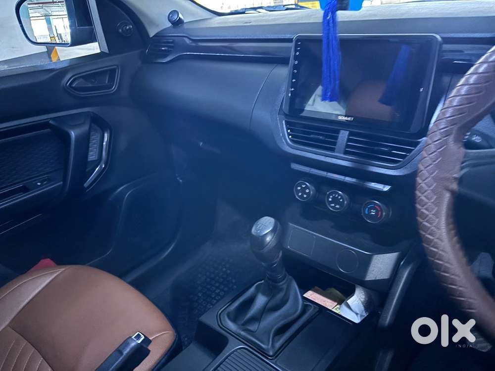 Renault Kiger 2025 Petrol 8800 Km Driven
