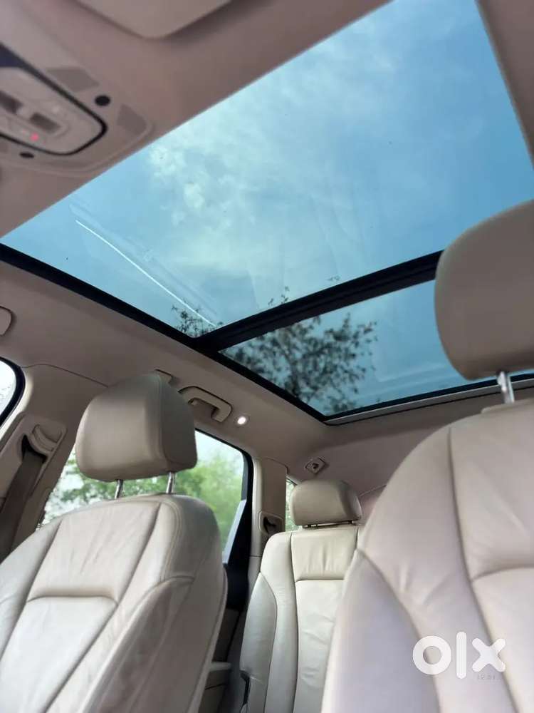 Black Colour Audi Q7 Technology