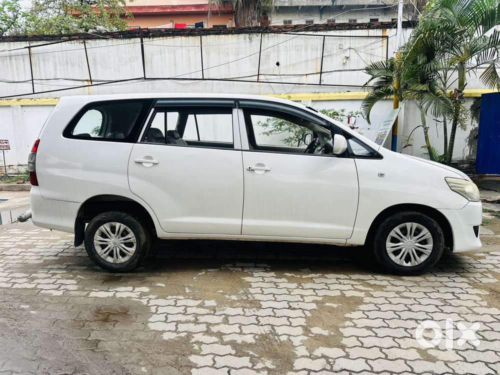 Toyota Innova 2012-2013 2.5 E Diesel Ms 8-seater, 2014, Diesel
