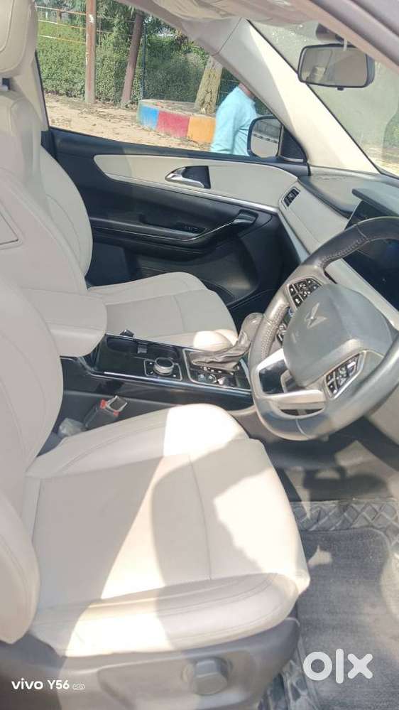 Mahindra Xuv700 2.2 Ax 7 Diesel At Luxury Pack Str, 2023, Diesel