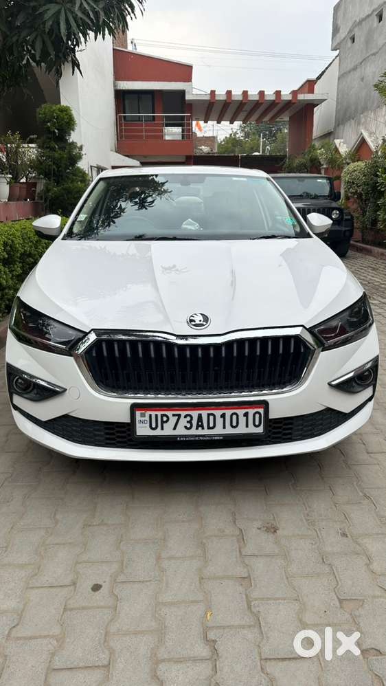 Skoda Slavia Petrol 2023