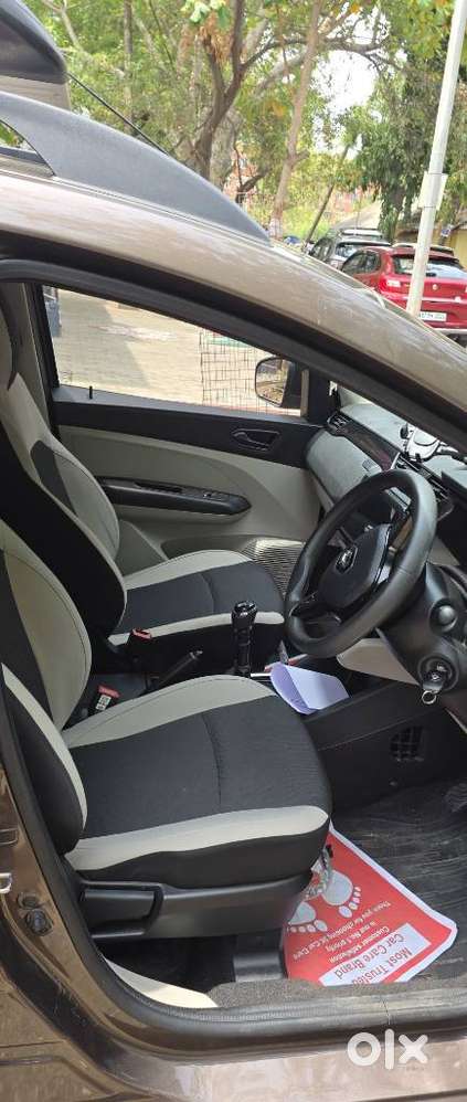 Renault Triber Rxt, 2023, Petrol