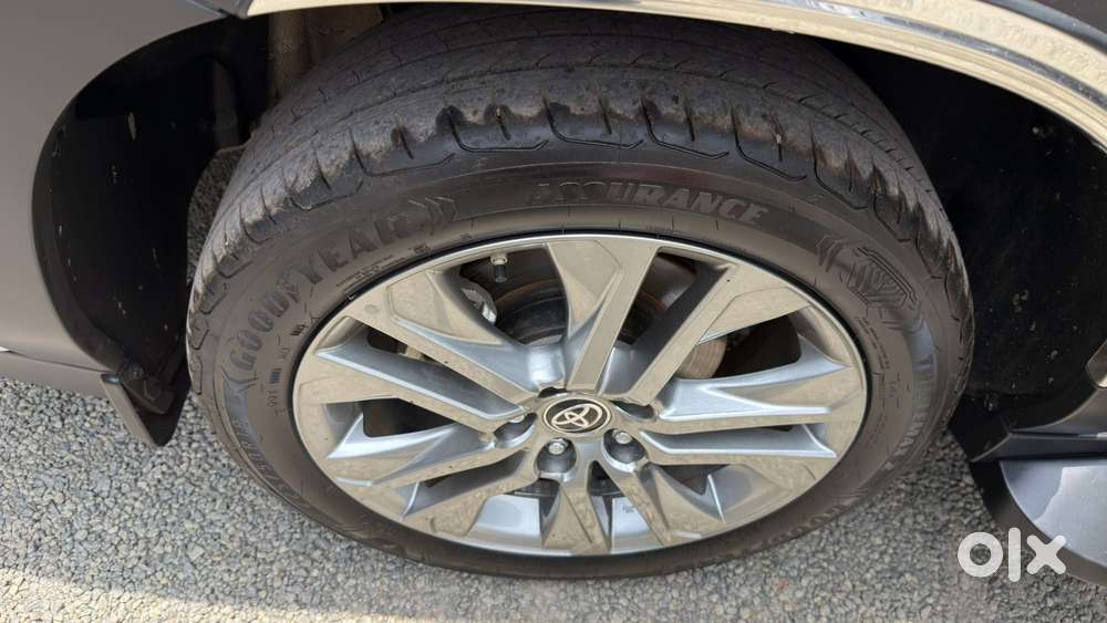 Toyota Innova Hycross 2.0 Zx (o) Hybrid 7 Str, 2025, Petrol