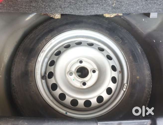 Maruti Suzuki Swift Lxi Optional-o, 2017, Petrol