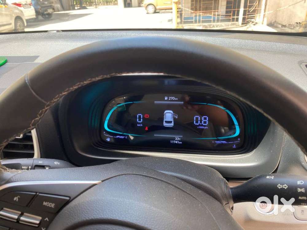 Hyundai Venue 2022 Petrol 11700 Km Driven