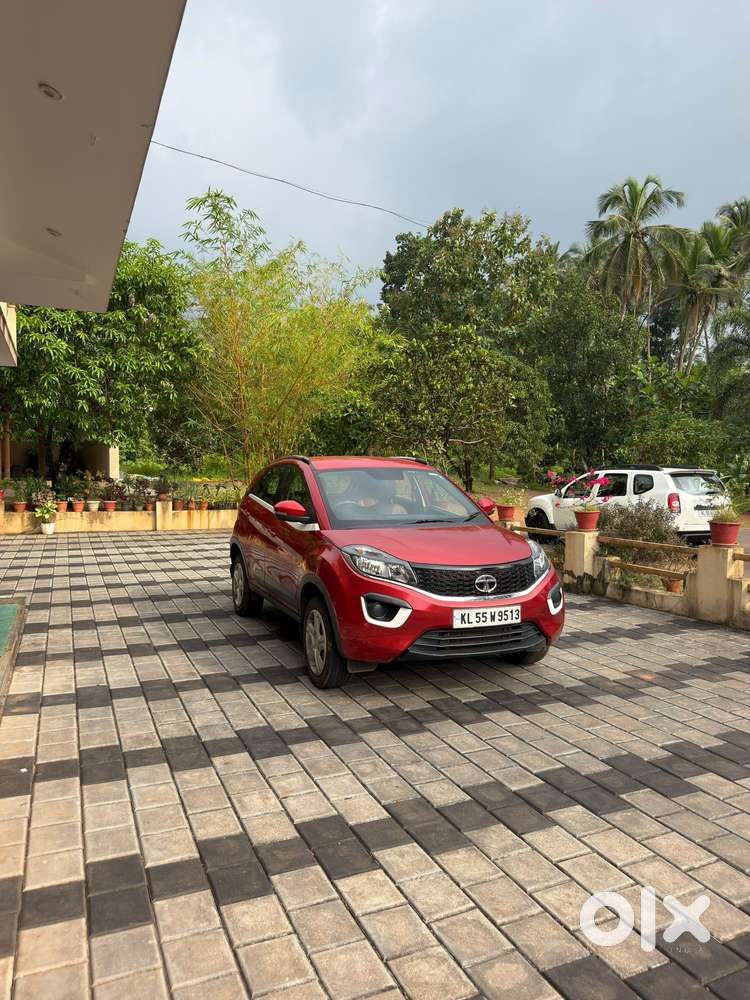 Tata Nexon 1.5 Revotorq Xt Plus, 2017, Petrol