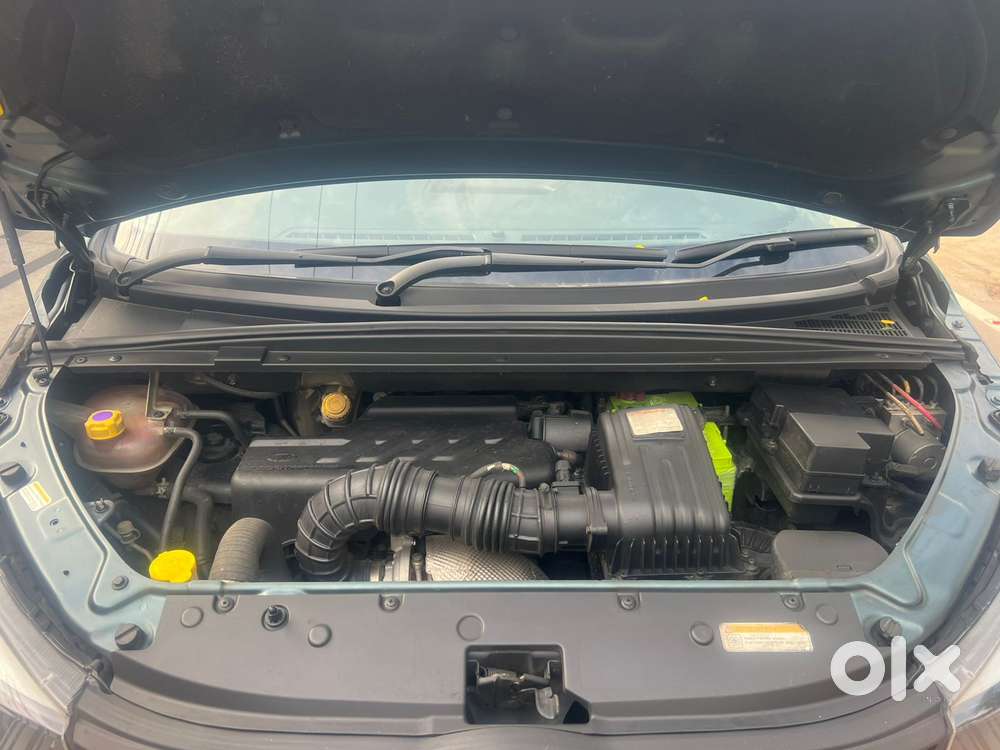 Mahindra Marazzo M6, 2018, Diesel