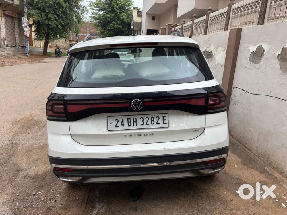 Its Single Hand Driven Car