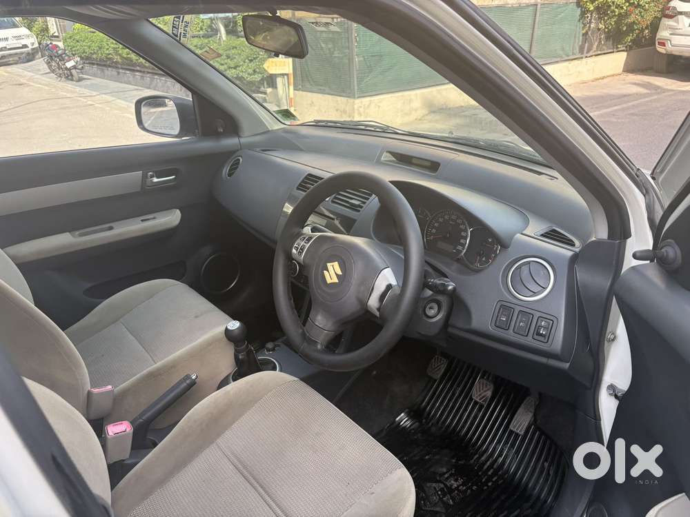 Maruti Suzuki Swift Dzire 1.3 Zxi, 2010, Petrol