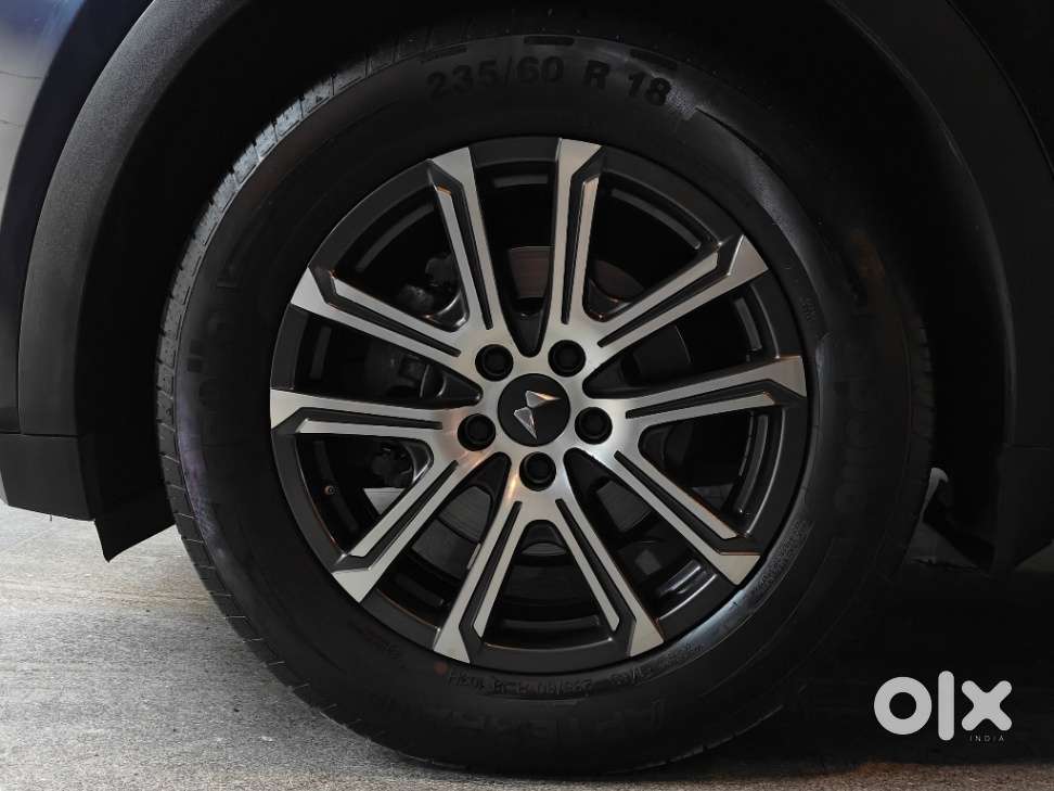 Mahindra Xuv700 2.2 Ax 7 Diesel At Luxury Pack Str Awd, 2023, Diesel