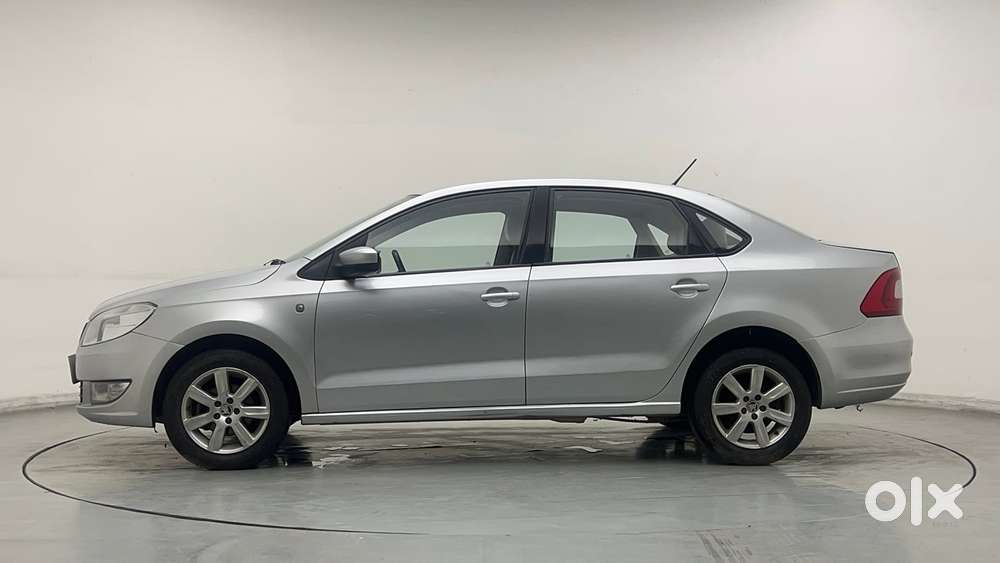 Skoda Rapid 1.6 Mpi Ambition, 2014, Petrol