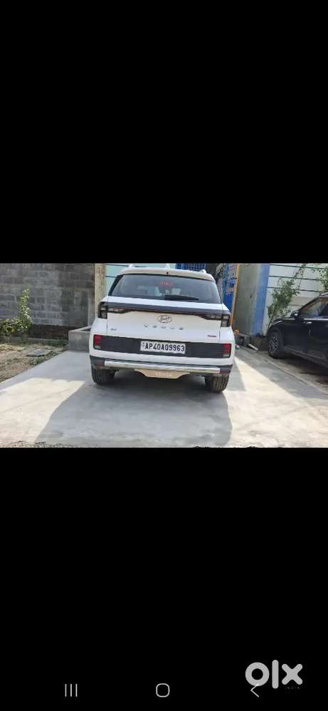 Hyundai New Venue 2023 Petrol 8999 Km Driven