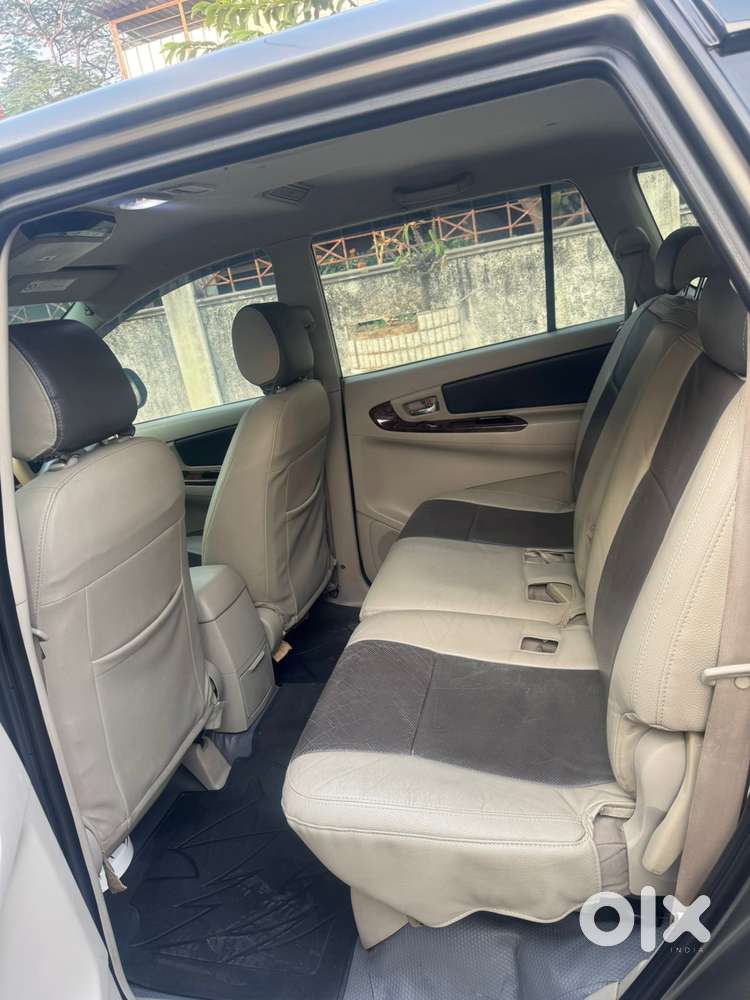 Toyota Innova 2.5 V 8 Str, 2014, Diesel