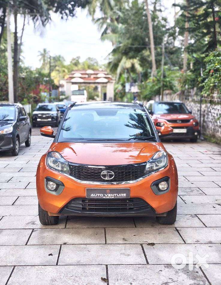 Tata Nexon 1.2 Revotron Xza Plus Dualtone, 2018, Petrol
