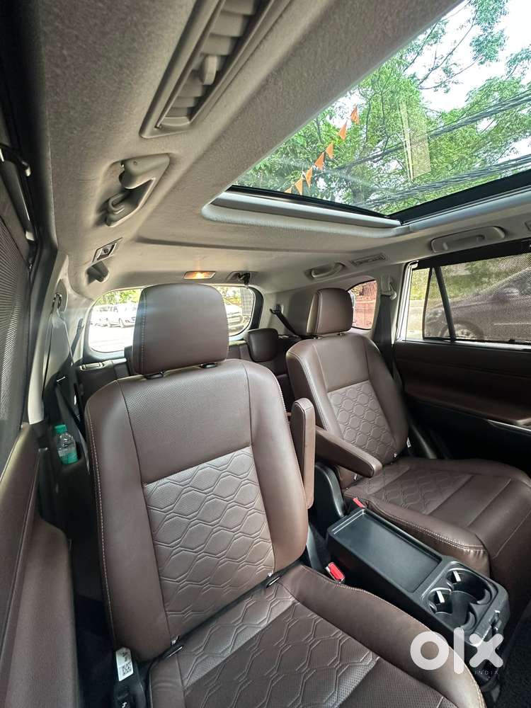 Toyota Innova Hycross 2.0 Zx (o) Hybrid 7 Str, 2025, Petrol