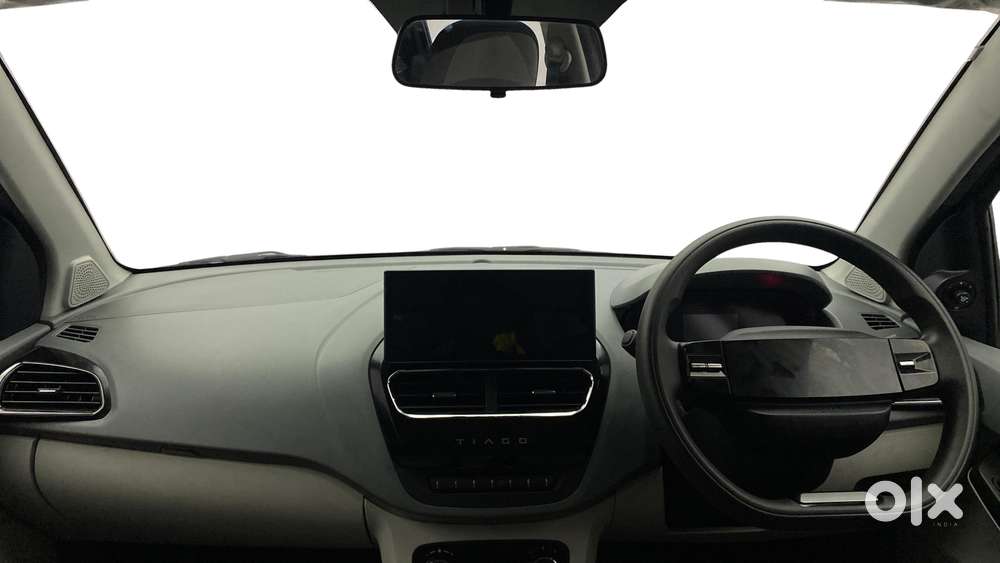 Tata Tiago 1.2 Revotron Xza, 2025, Petrol