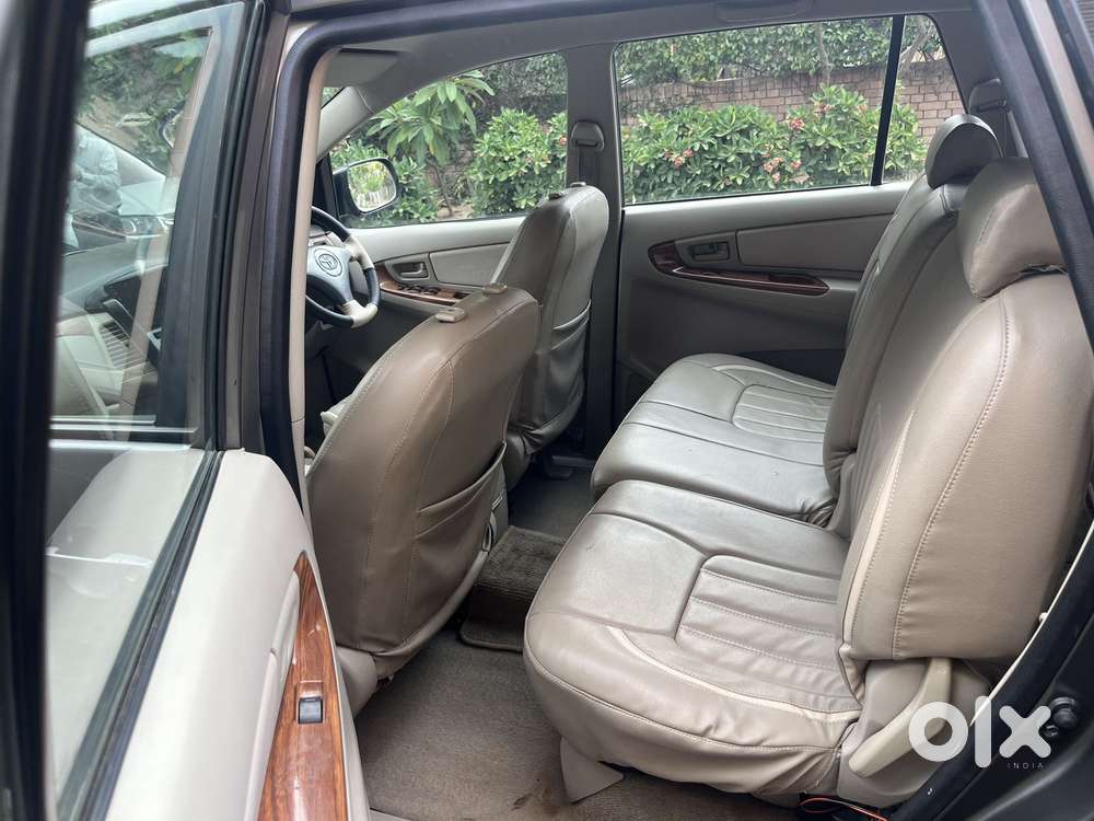 Toyota Innova 2.5 G4 Diesel 8-seater, 2010, Diesel