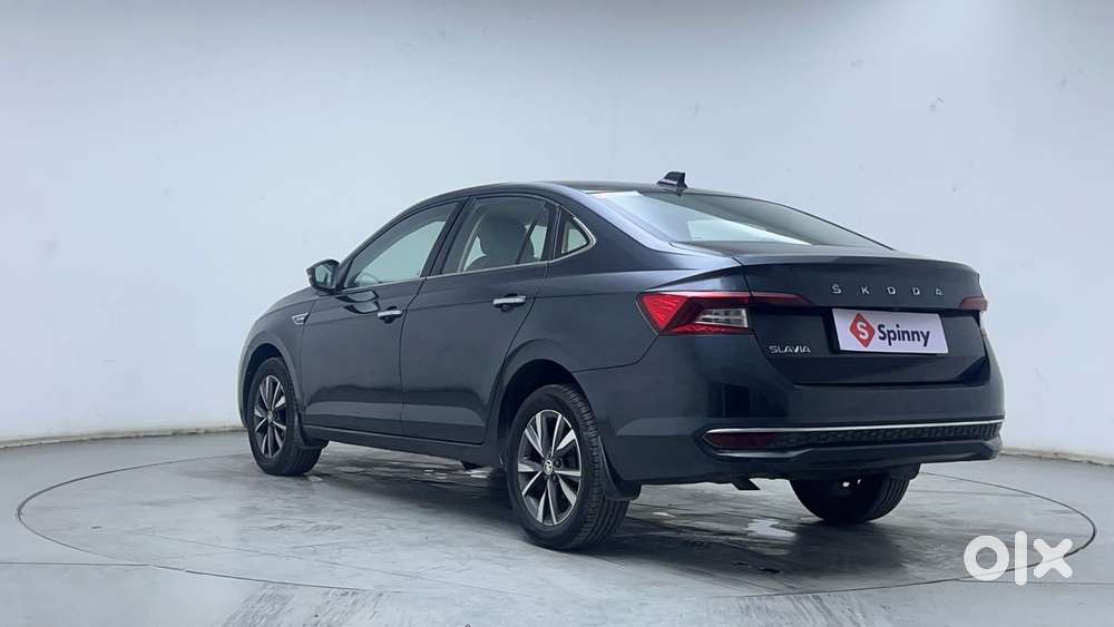 Skoda Slavia Style 1.0l Tsi Mt, 2023, Petrol