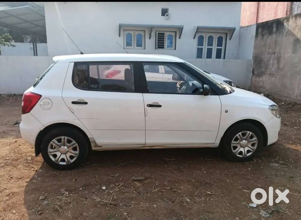 Skoda Fabia 2010 Petrol 64000 Km Driven