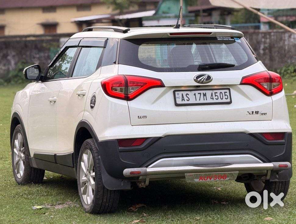 Mahindra Xuv300 W8, 2022, Petrol