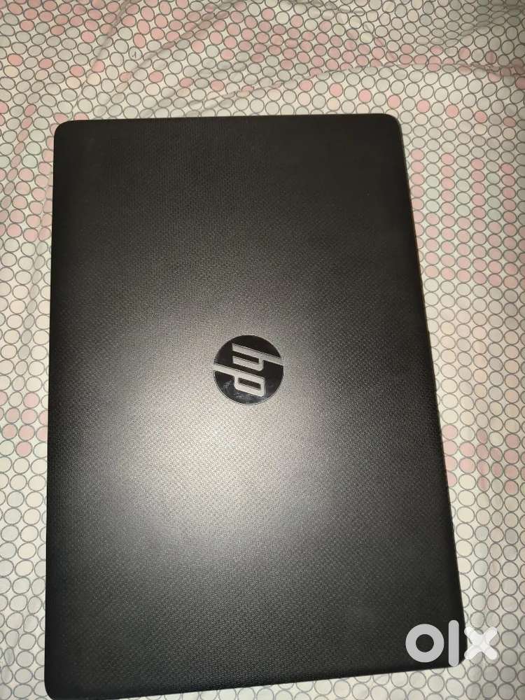 HP LAPTOP ITS A NEW CONDITION NOT USED LOOKING GOOD