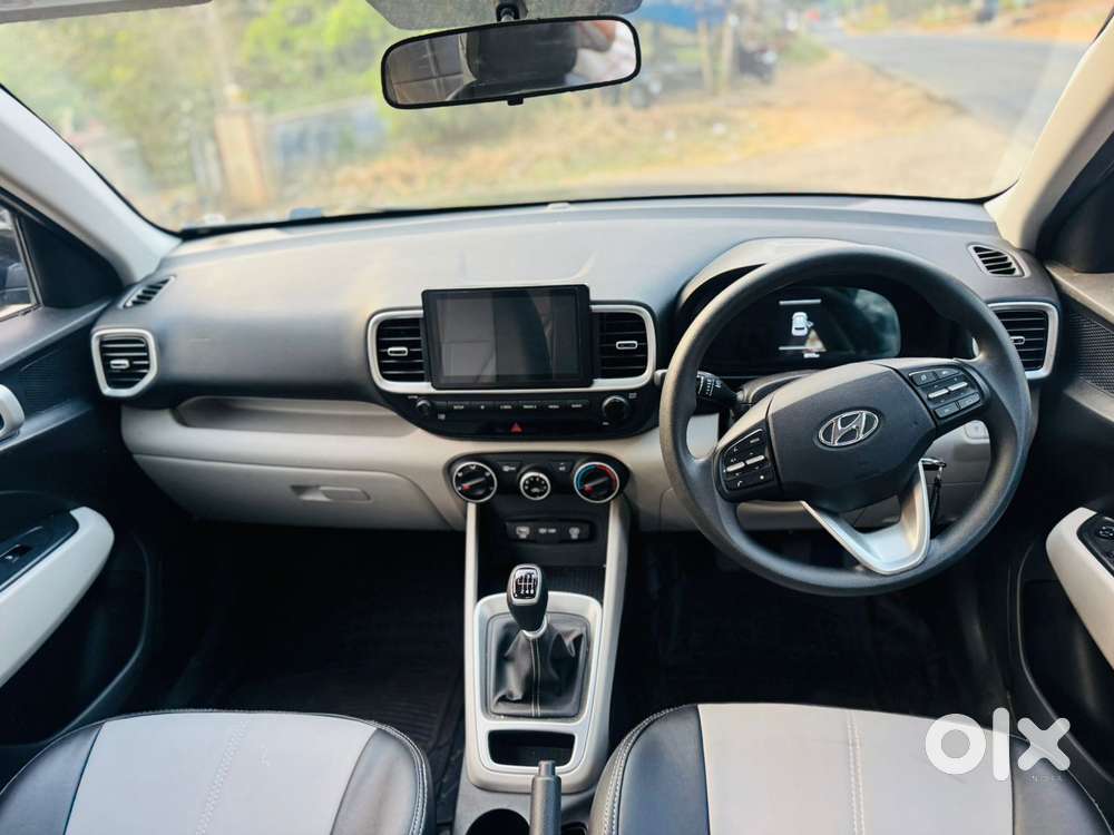 Hyundai Venue S 1.2 Petrol, 2024, Petrol
