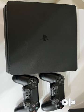 SONY PS4 500gb with cables store and controller