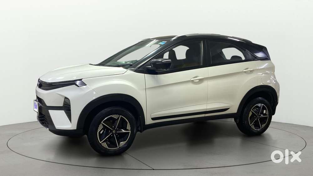 Tata Nexon Fearless Plus S Purple 1.5 Revotorq Diesel 6amt Dual Tone..