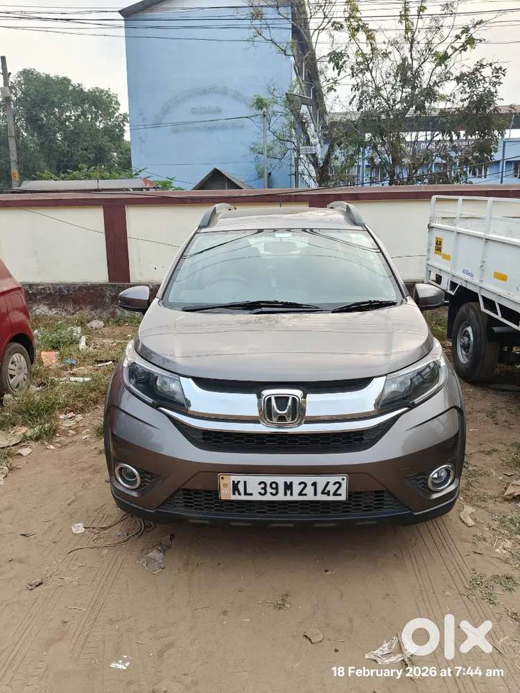 Honda Br-v 2017 Petrol Well Maintained, Full Company Service