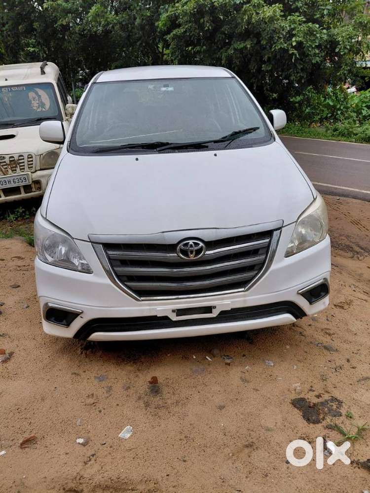 Toyota Innova 2.5 E Diesel Ms 8-seater, 2016, Diesel